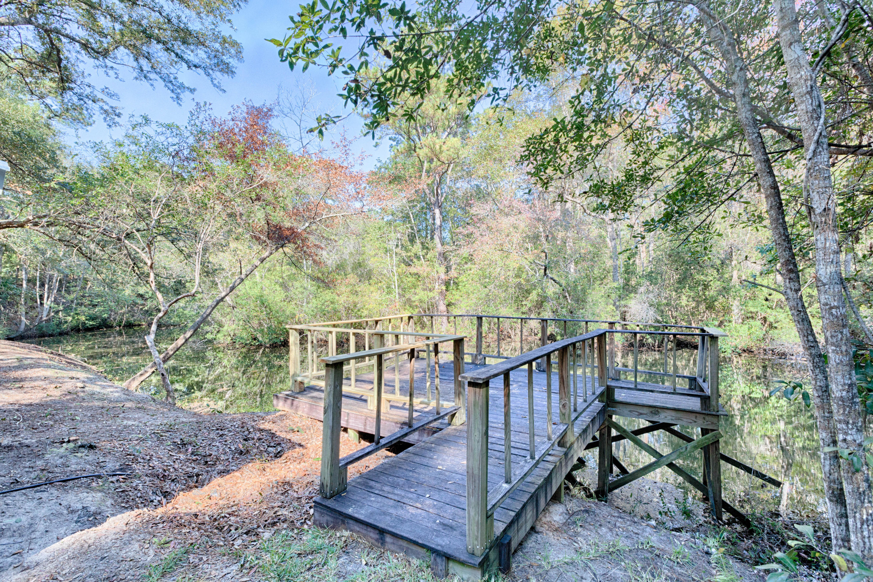 LANDINGS UNRECD THE - Residential