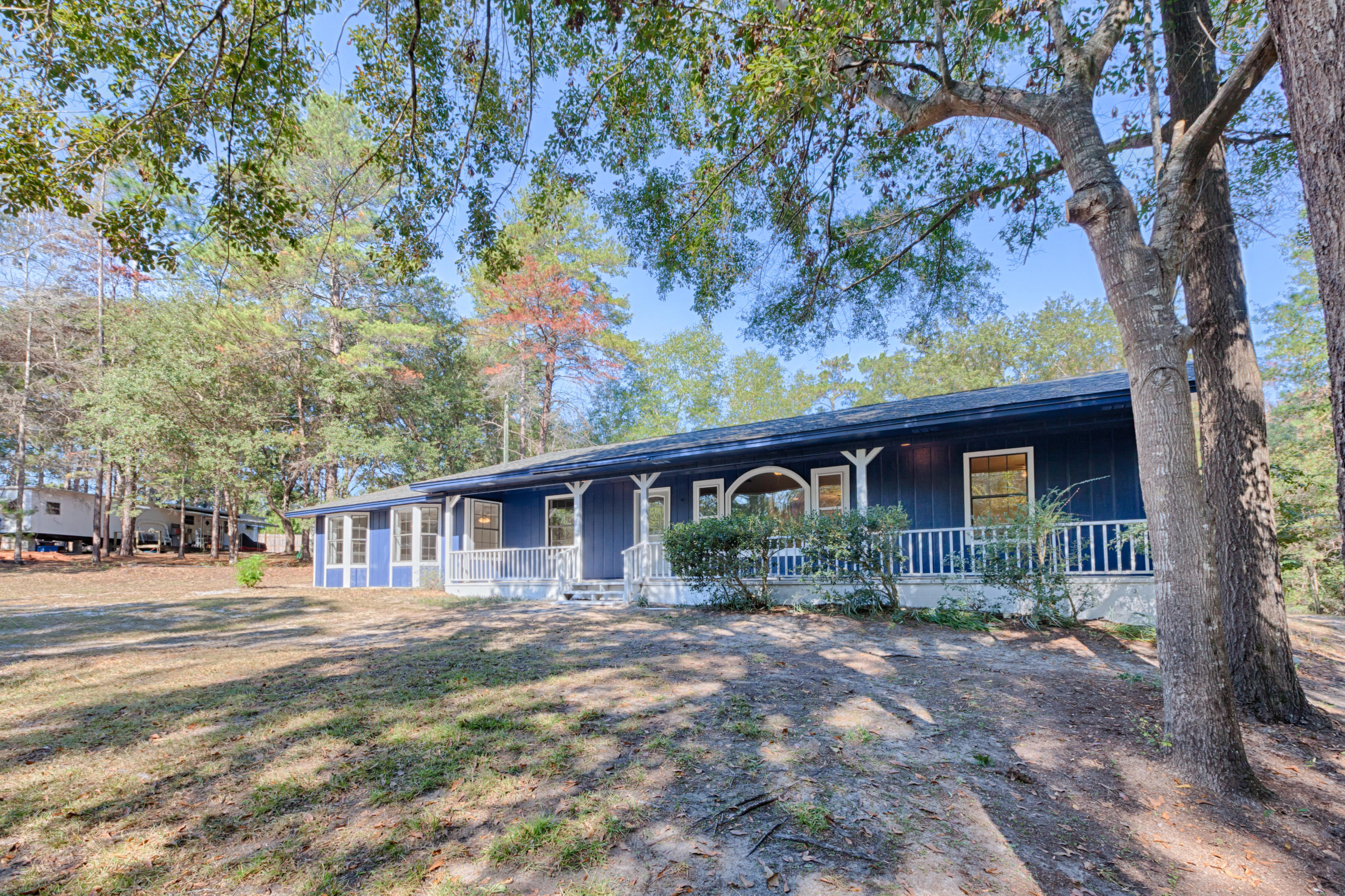 LANDINGS UNRECD THE - Residential