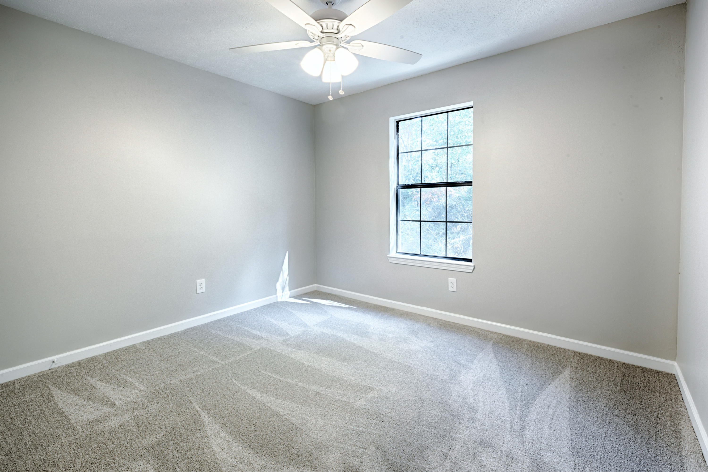 LANDINGS UNRECD THE - Residential