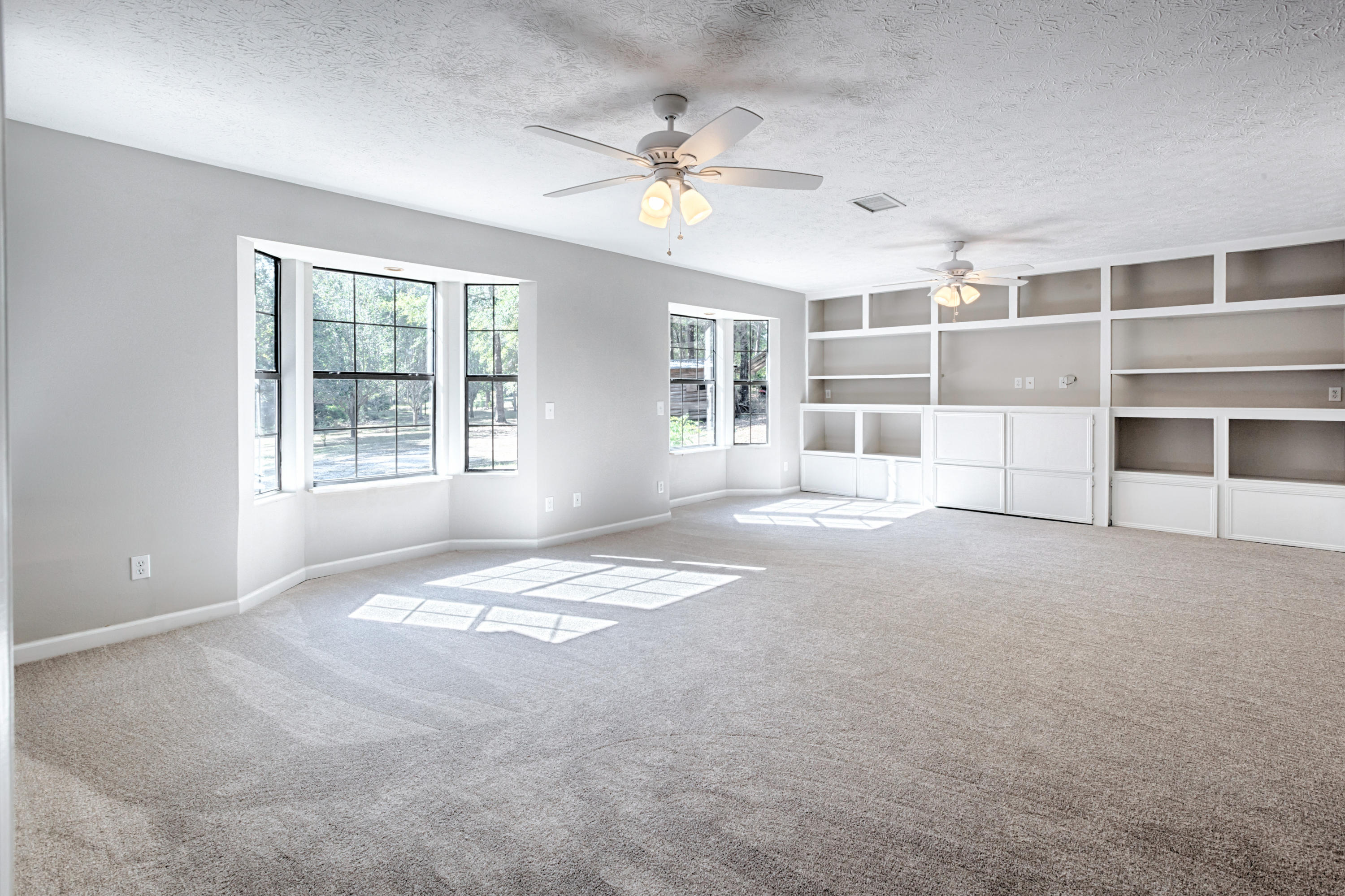 LANDINGS UNRECD THE - Residential