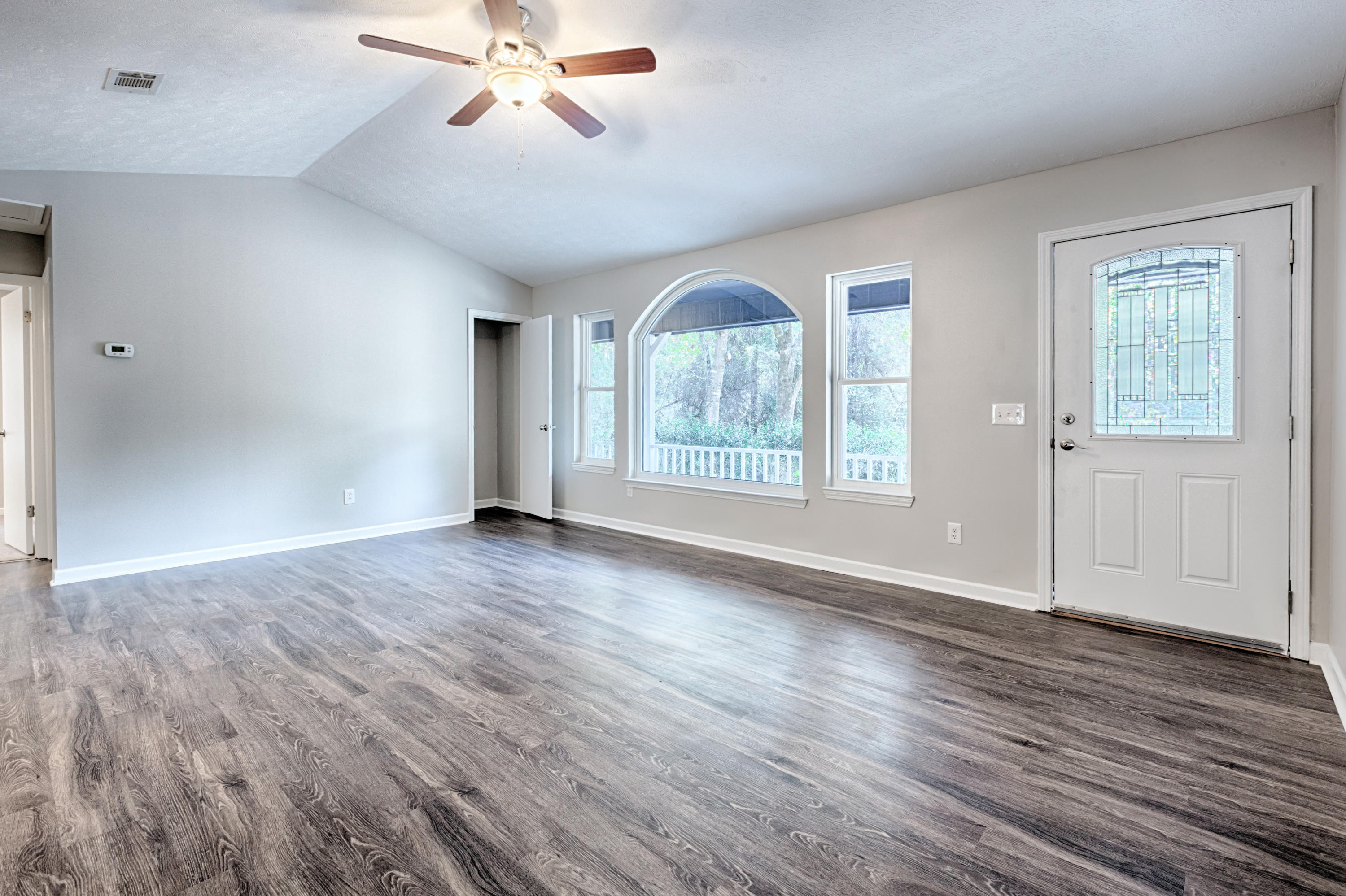 LANDINGS UNRECD THE - Residential