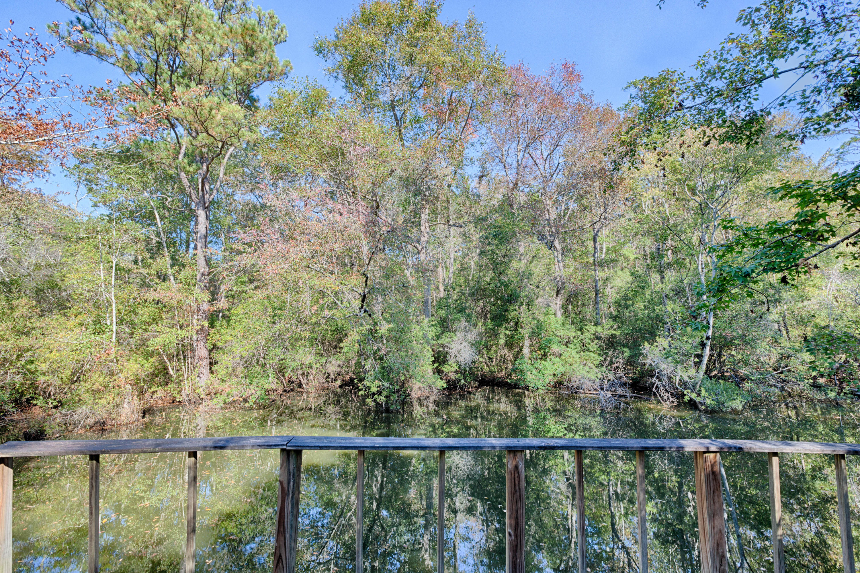 LANDINGS UNRECD THE - Residential