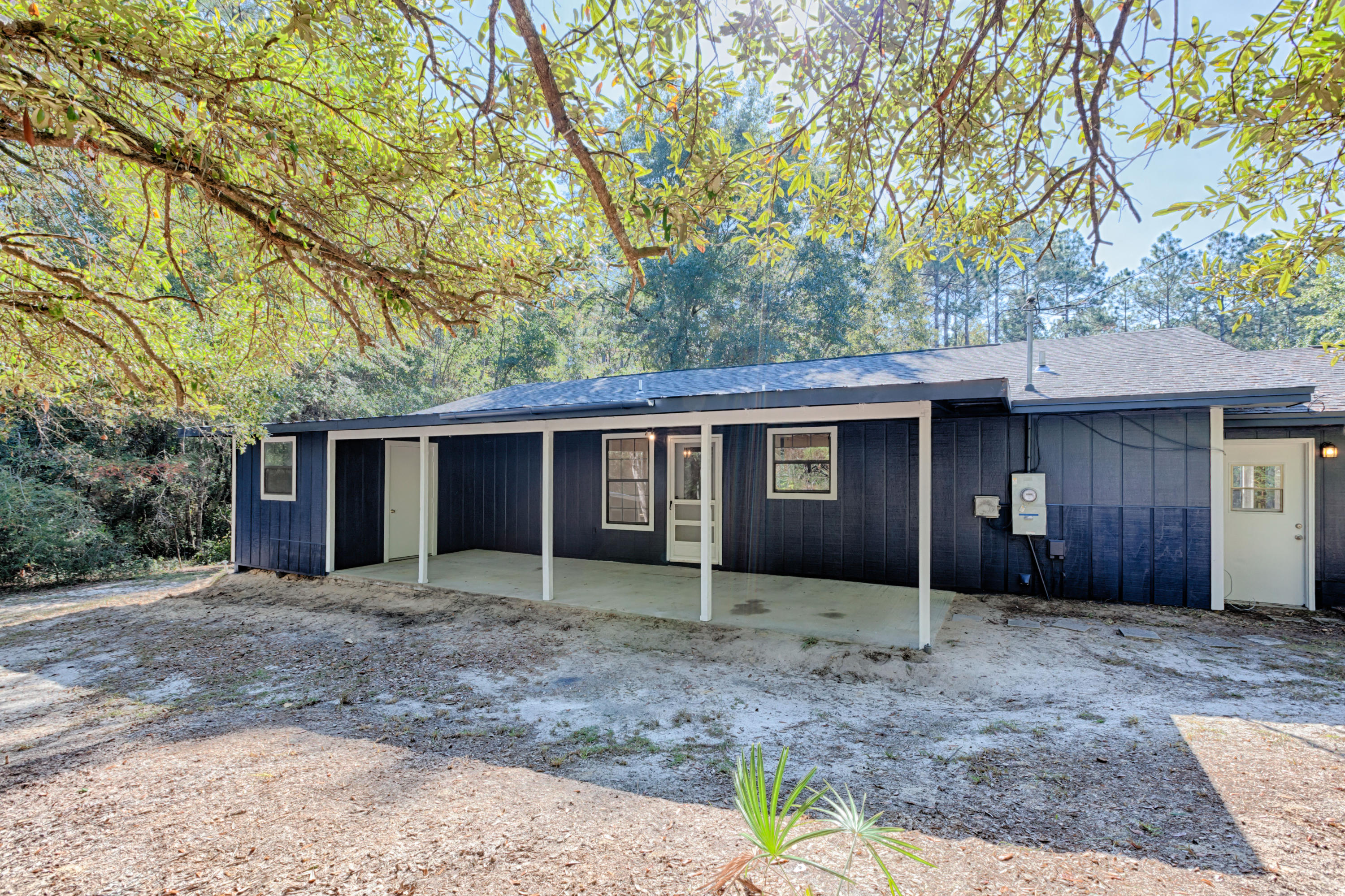 LANDINGS UNRECD THE - Residential