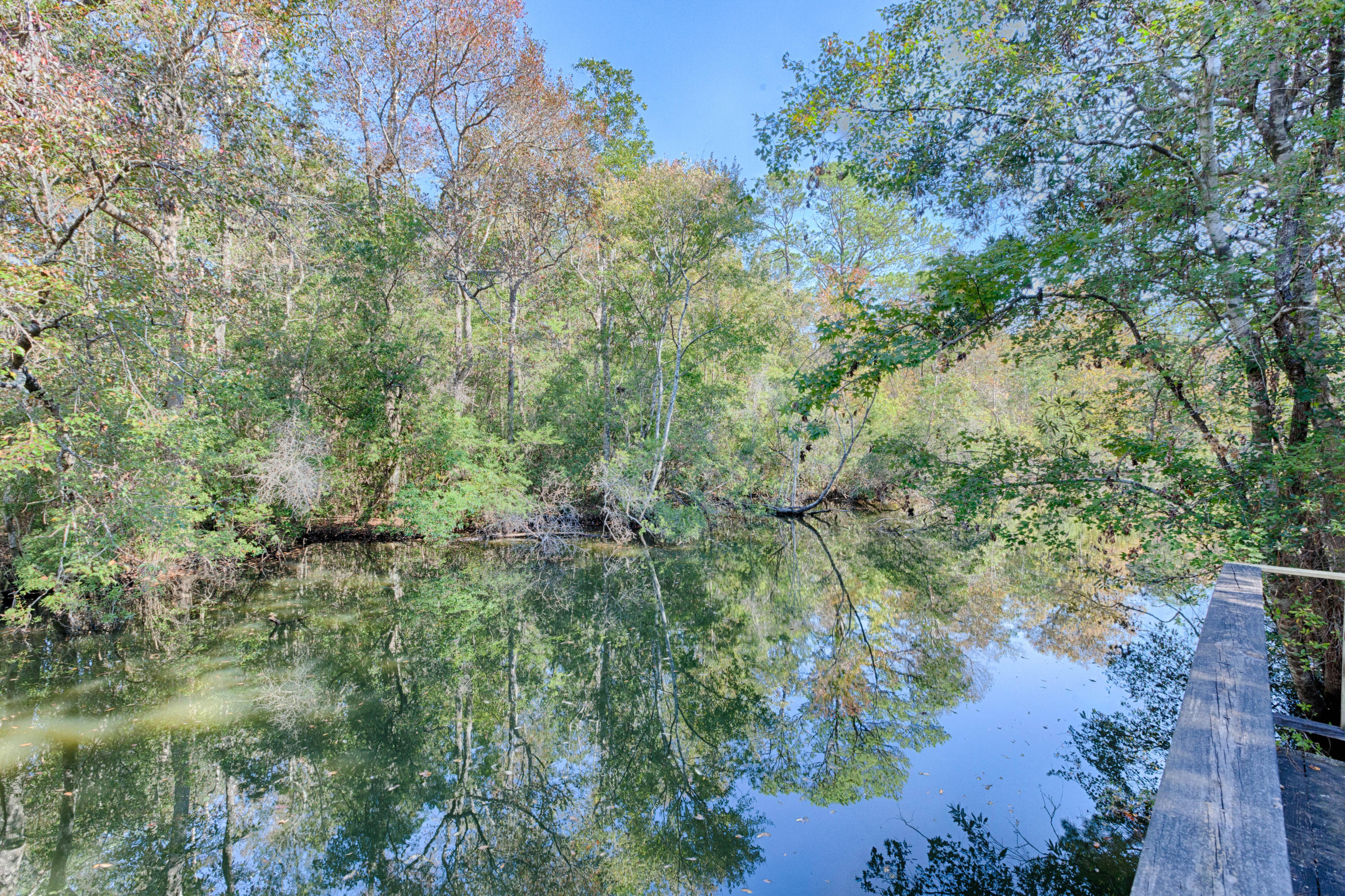 LANDINGS UNRECD THE - Residential