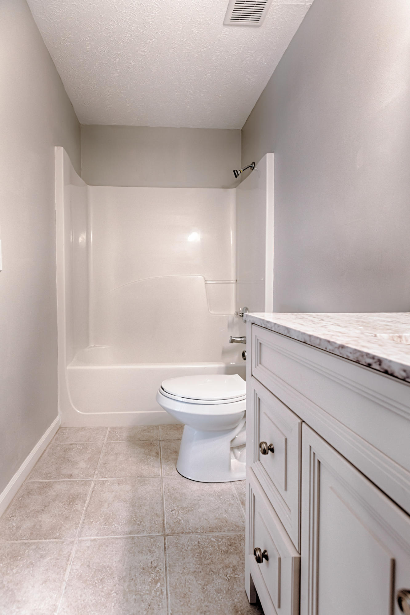 LANDINGS UNRECD THE - Residential