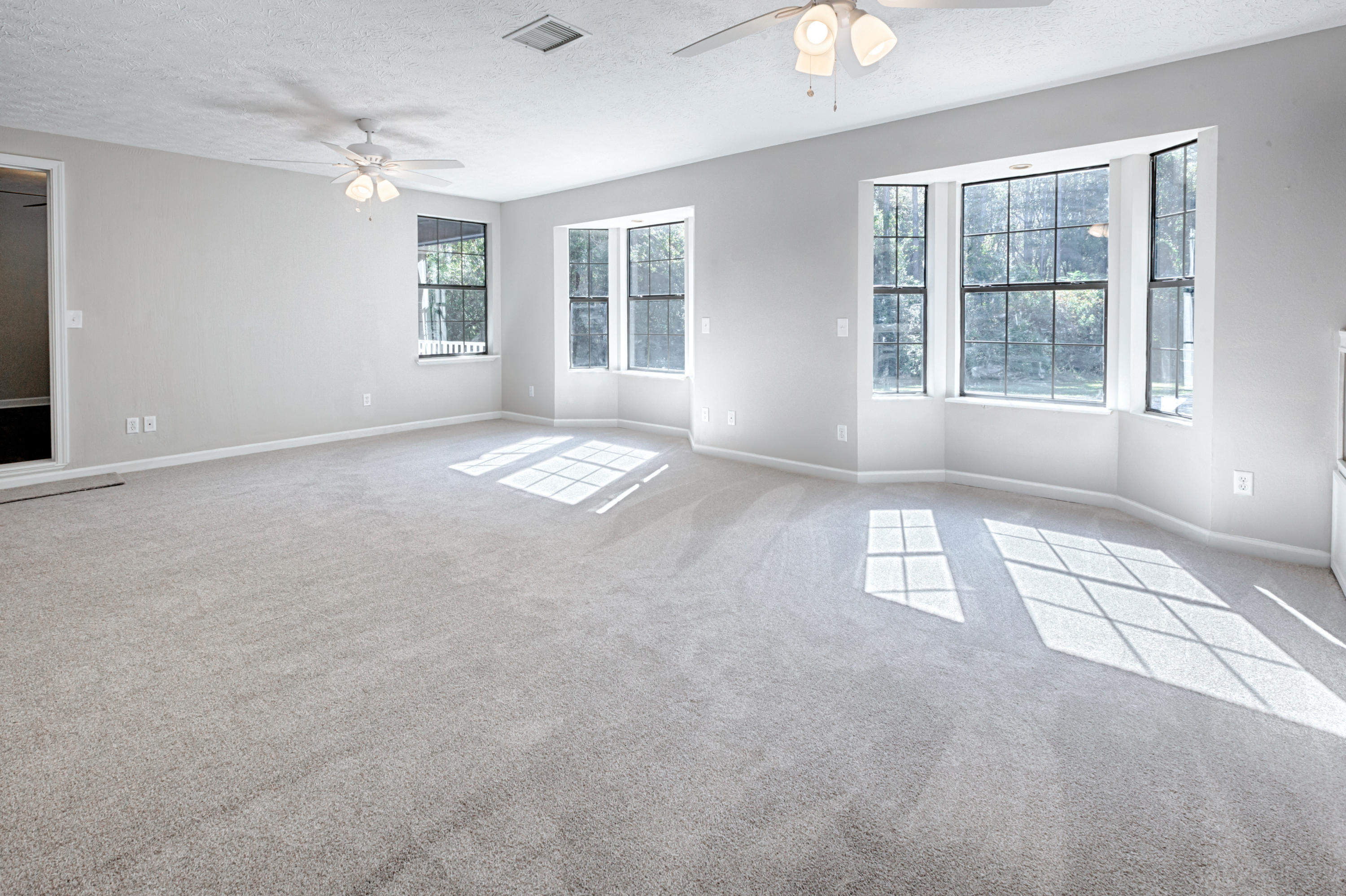 LANDINGS UNRECD THE - Residential