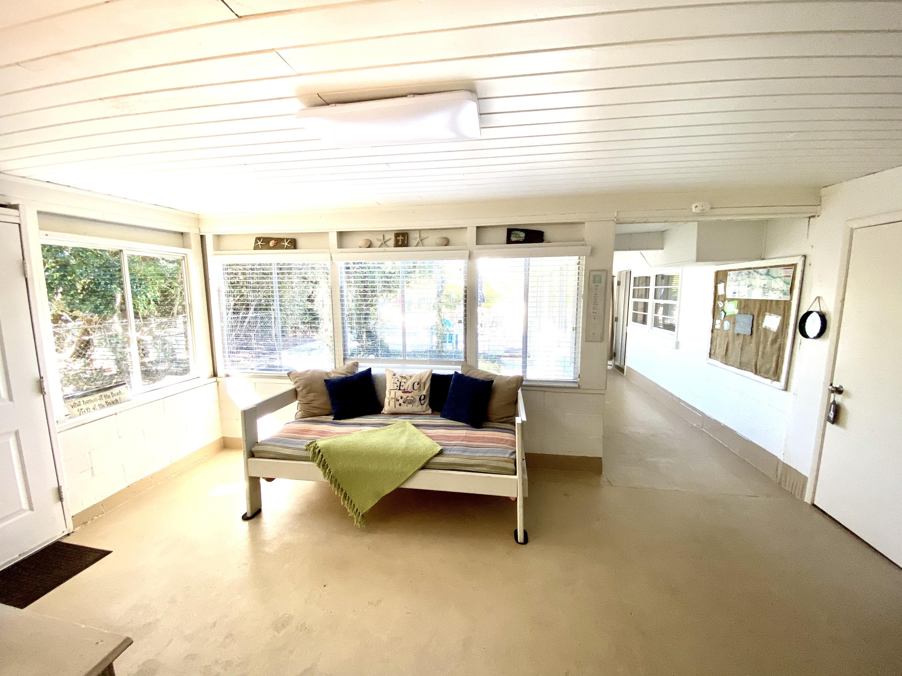 SEAGROVE 3RD ADDN - Residential