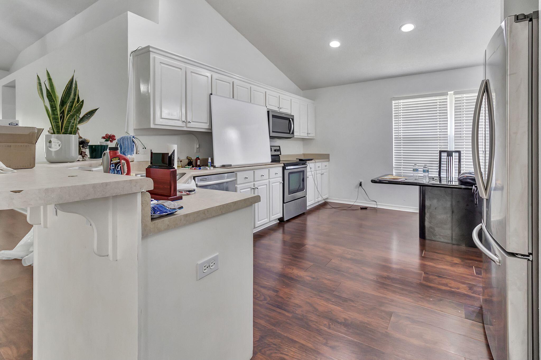 VICTORIAN VILLAGE - Residential Lease