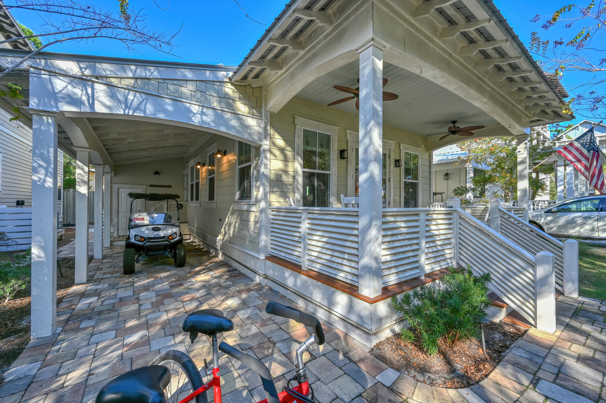 COTTAGES AT EASTERN LAKE - Residential