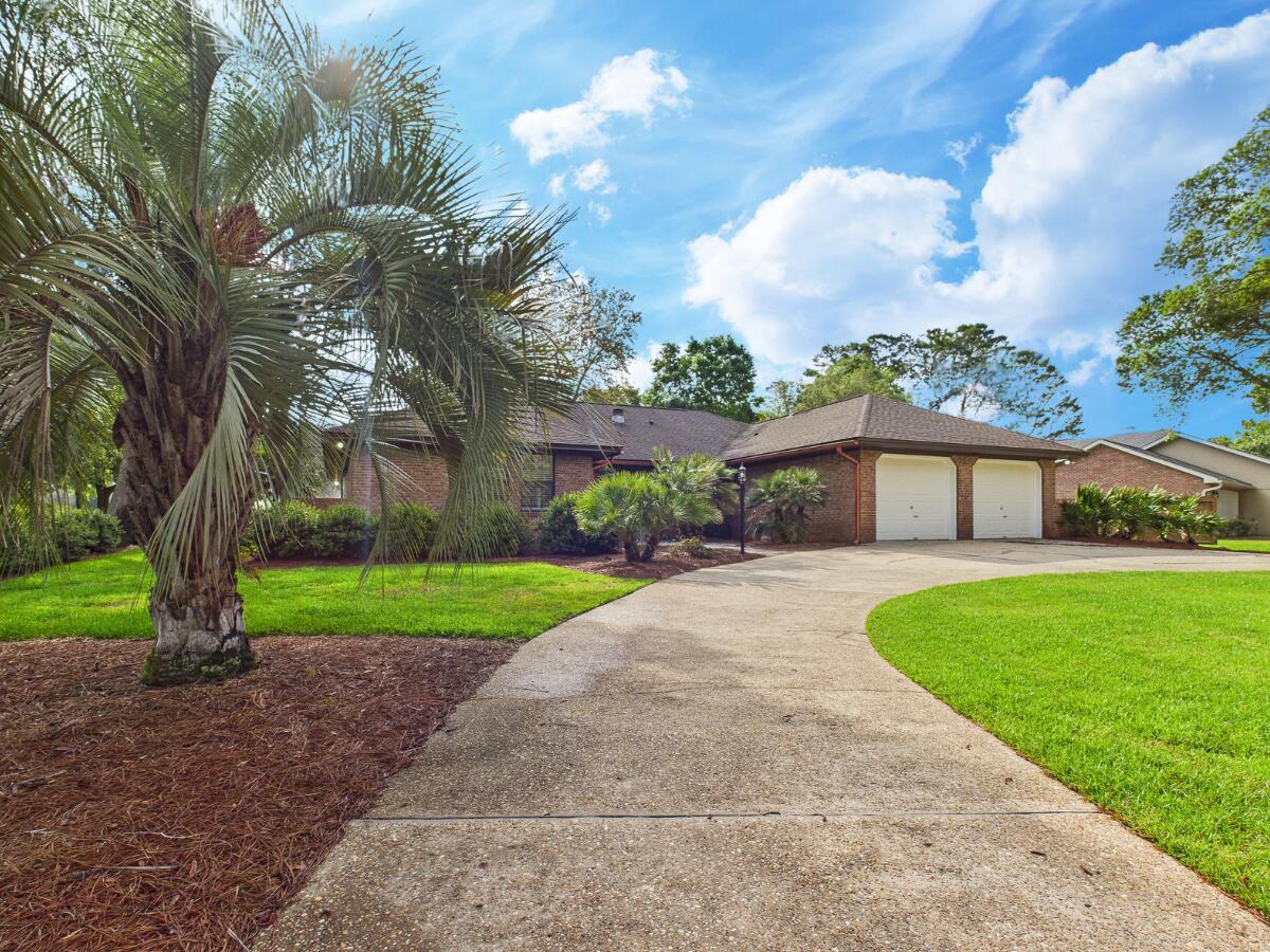 ROCKY BAYOU COUNTRY CLUB ESTATES 3 - Residential