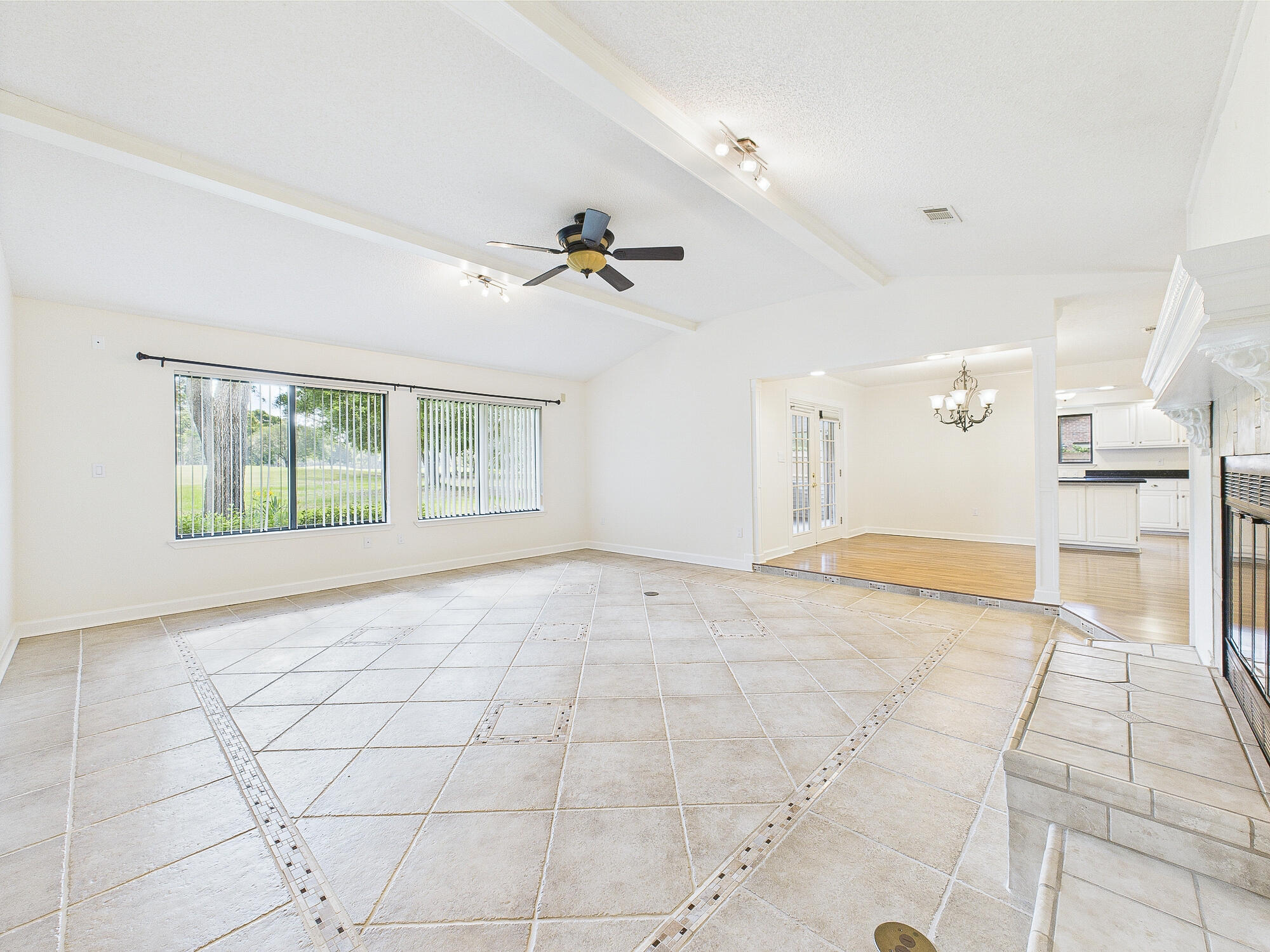 ROCKY BAYOU COUNTRY CLUB ESTATES 3 - Residential