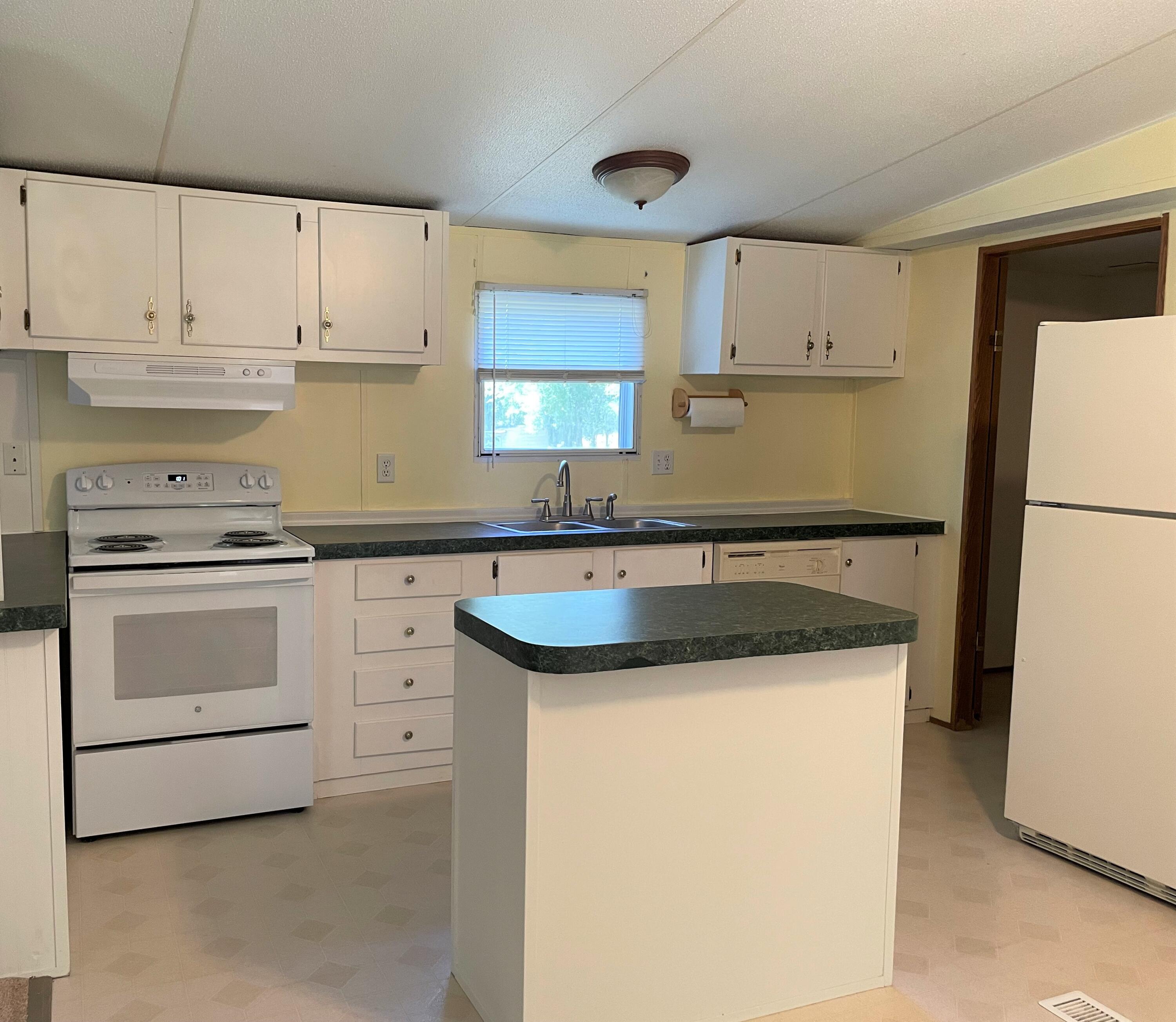 METES & BOUNDS - Residential Lease