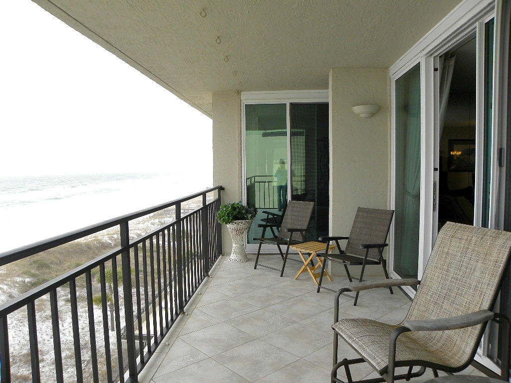 BREAKERS OF FWB PH 2 - Residential