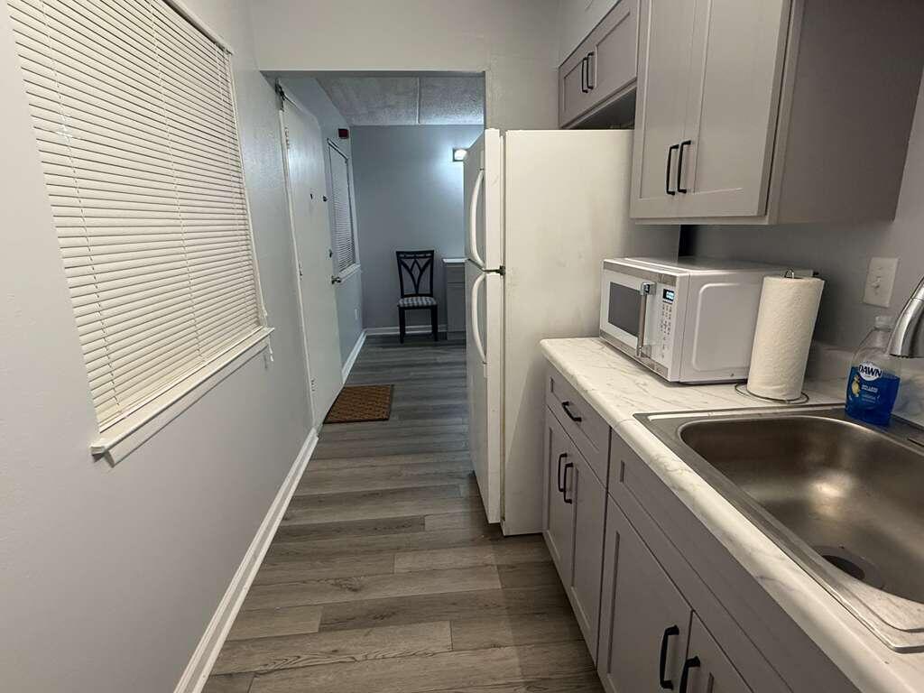 CEDARS CONDO - Residential Lease