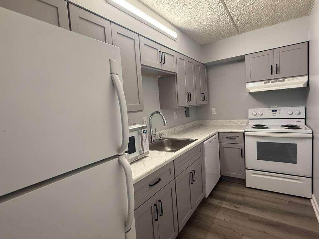 CEDARS CONDO - Residential Lease