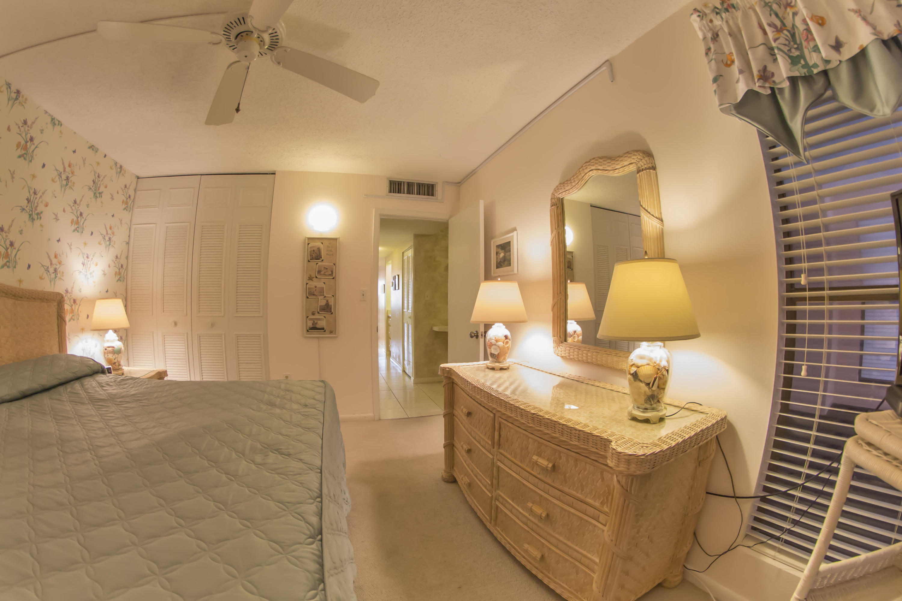 Jetty East Condominium - Residential