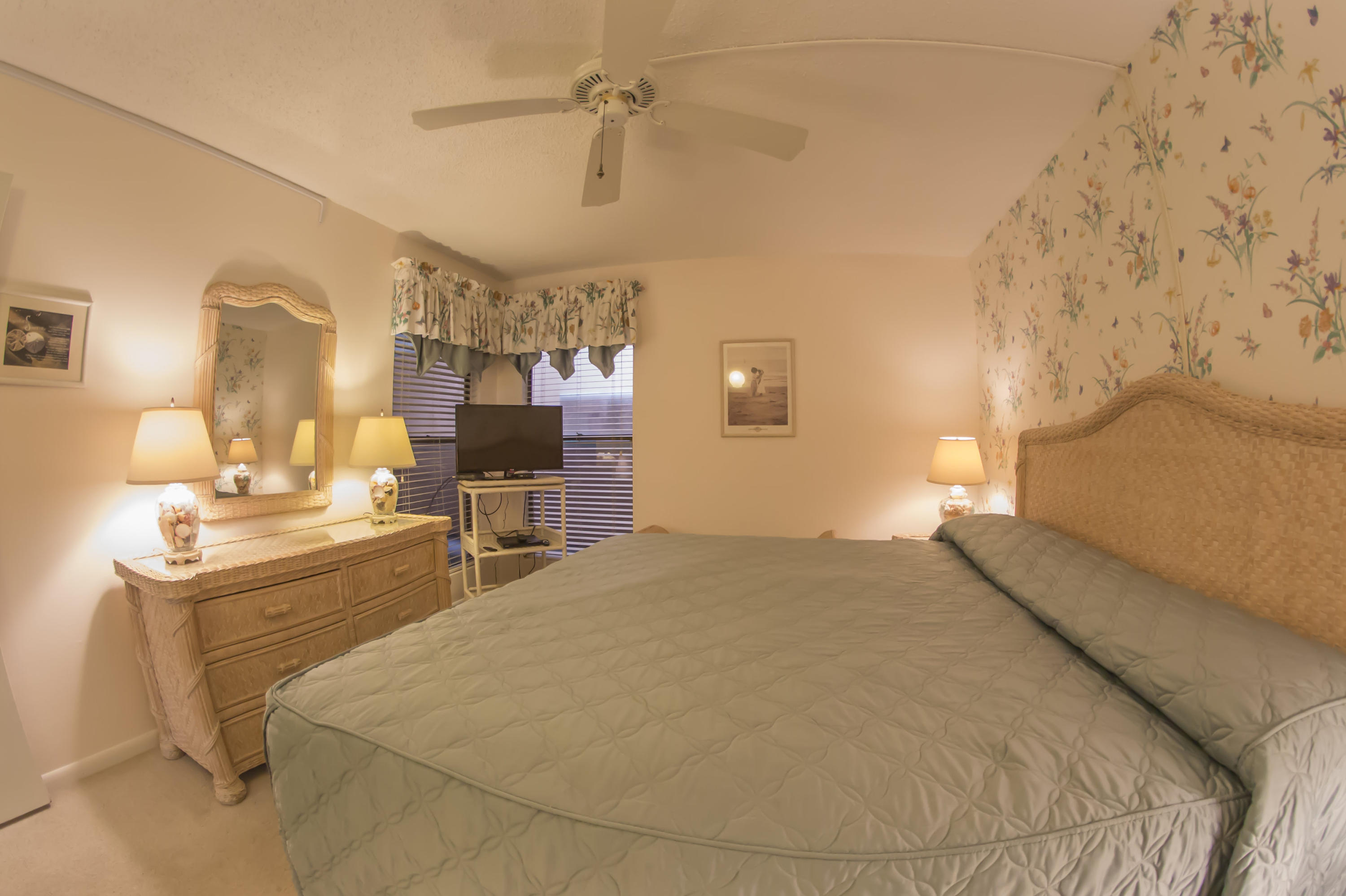 Jetty East Condominium - Residential