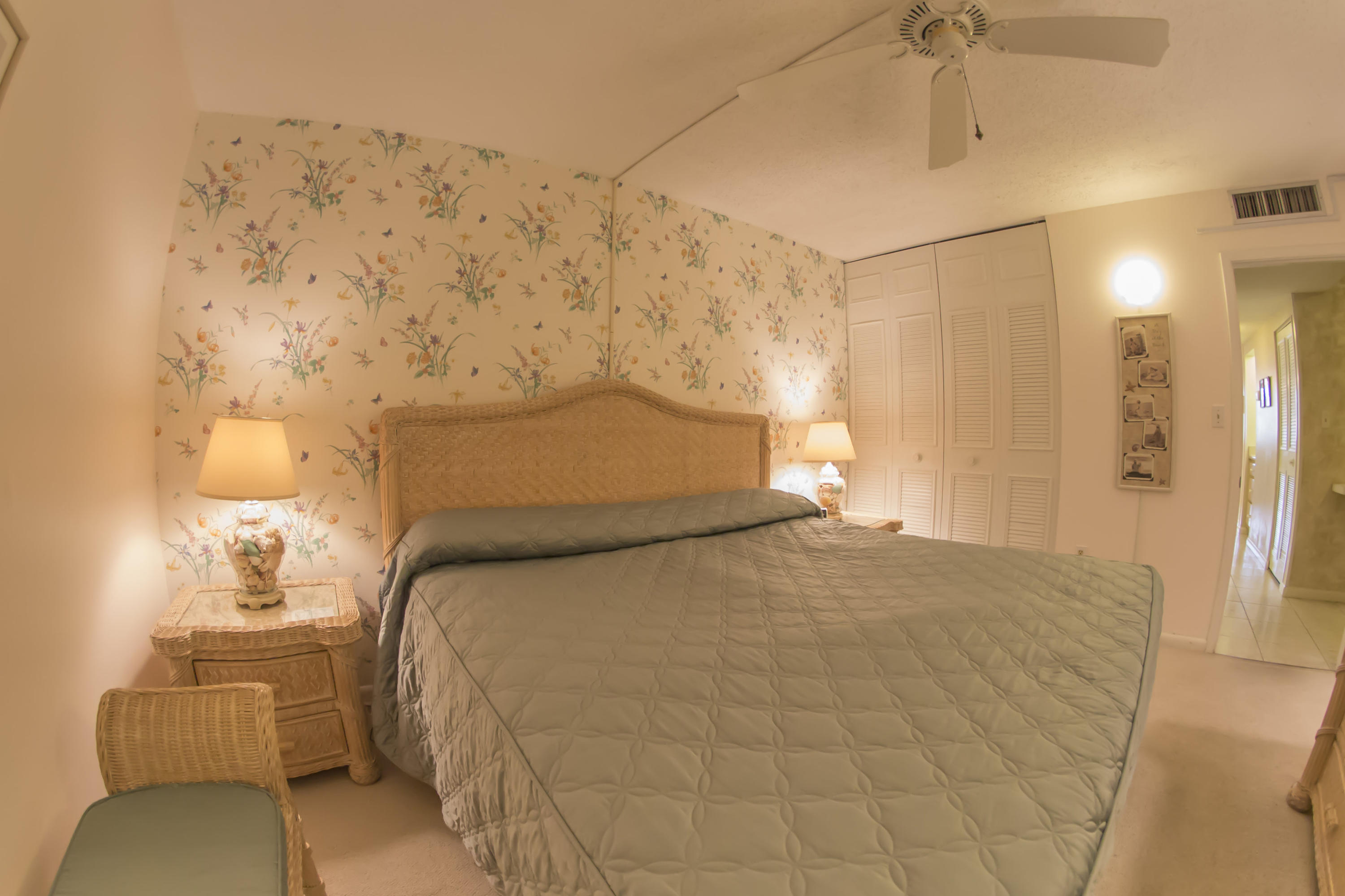 Jetty East Condominium - Residential