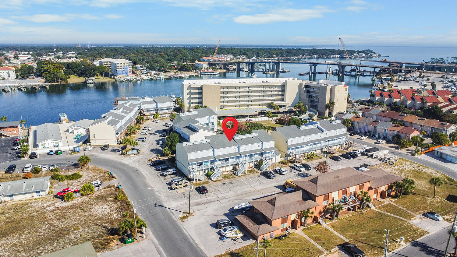 COMMODORES LANDING - Residential