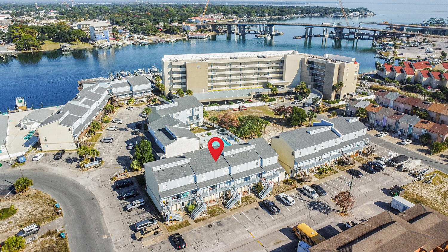 COMMODORES LANDING - Residential