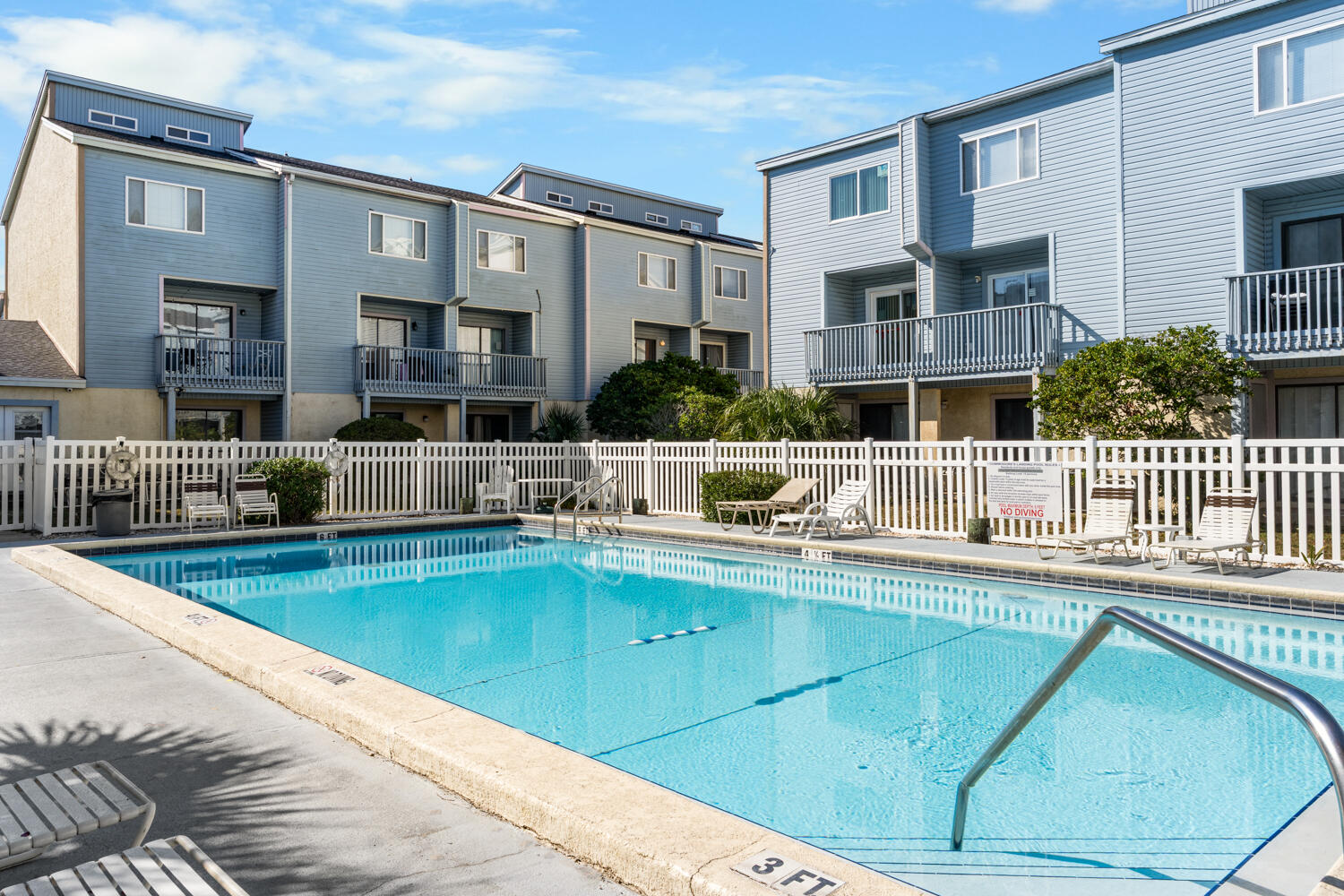 COMMODORES LANDING - Residential