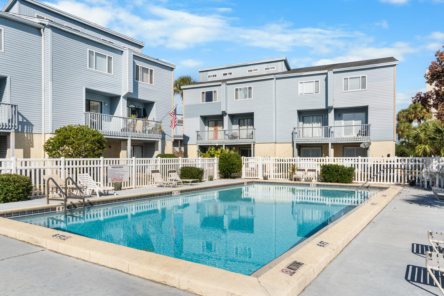 COMMODORES LANDING - Residential