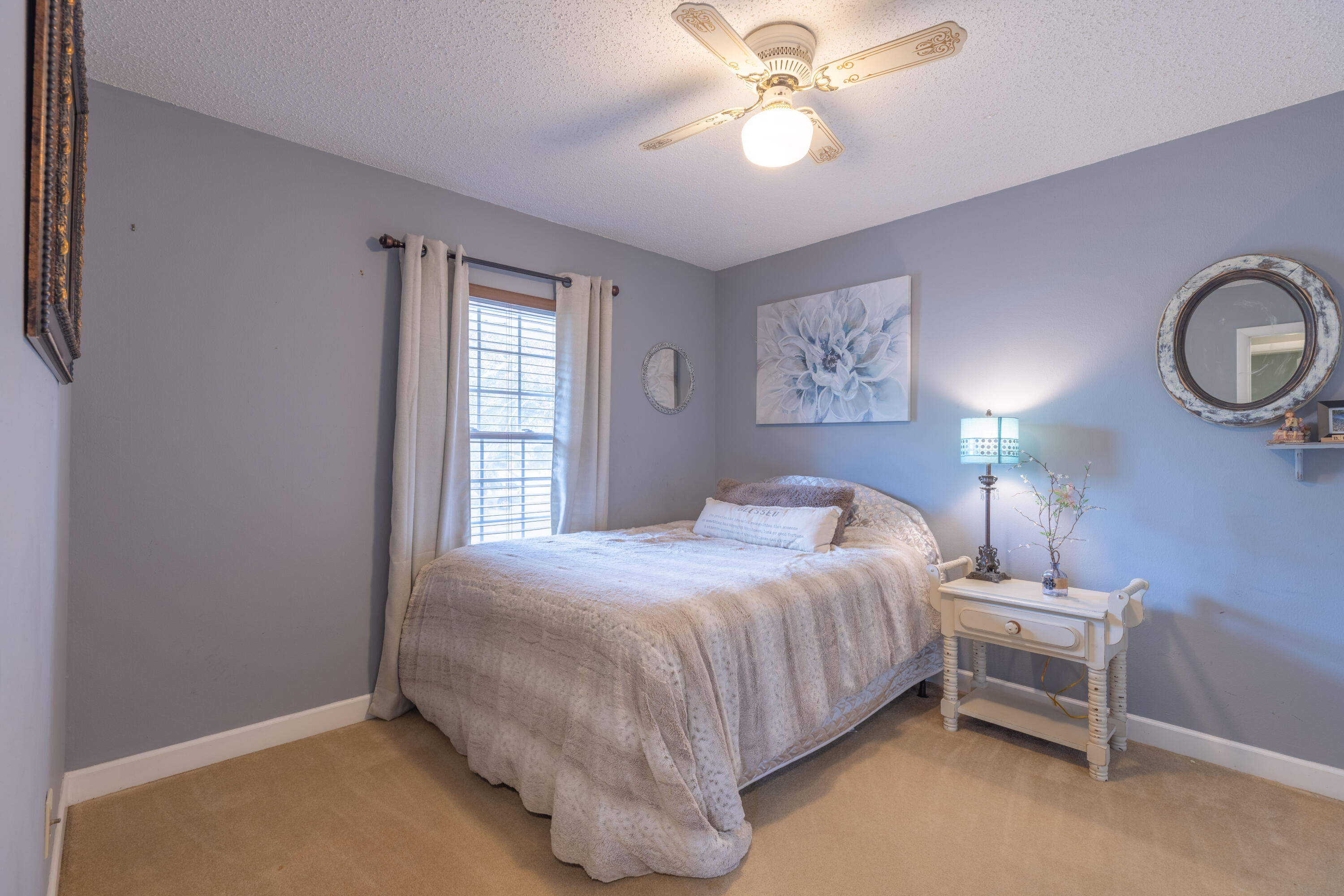 THOUSAND OAKS - Residential