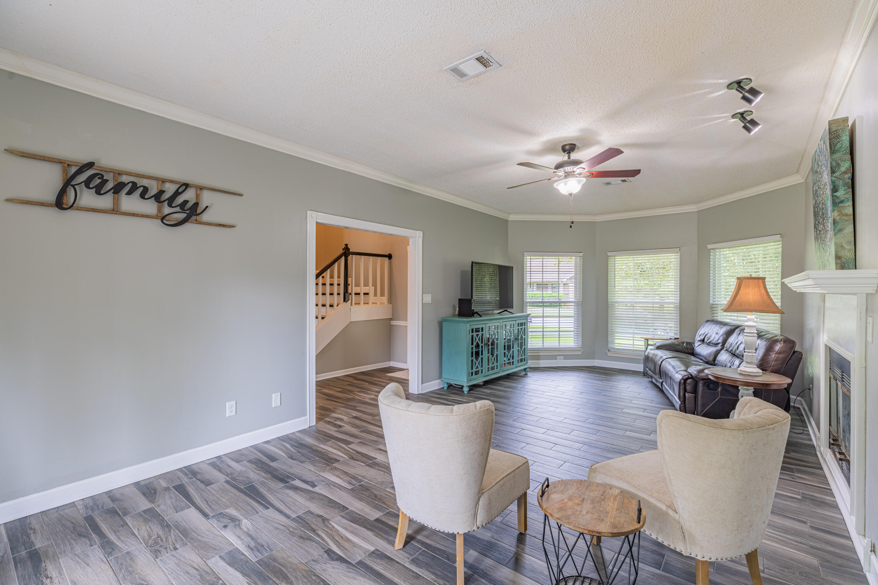 THOUSAND OAKS - Residential