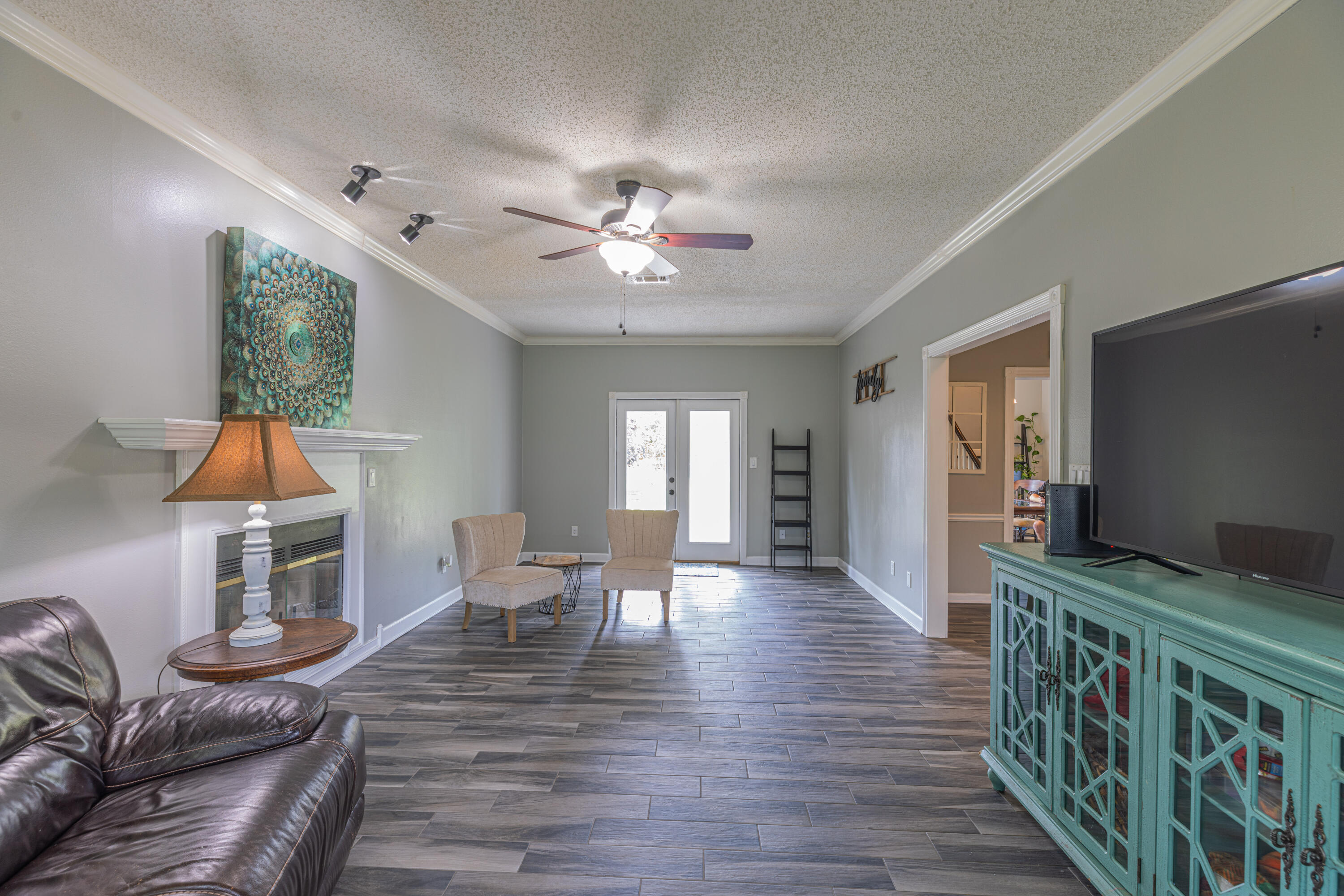 THOUSAND OAKS - Residential