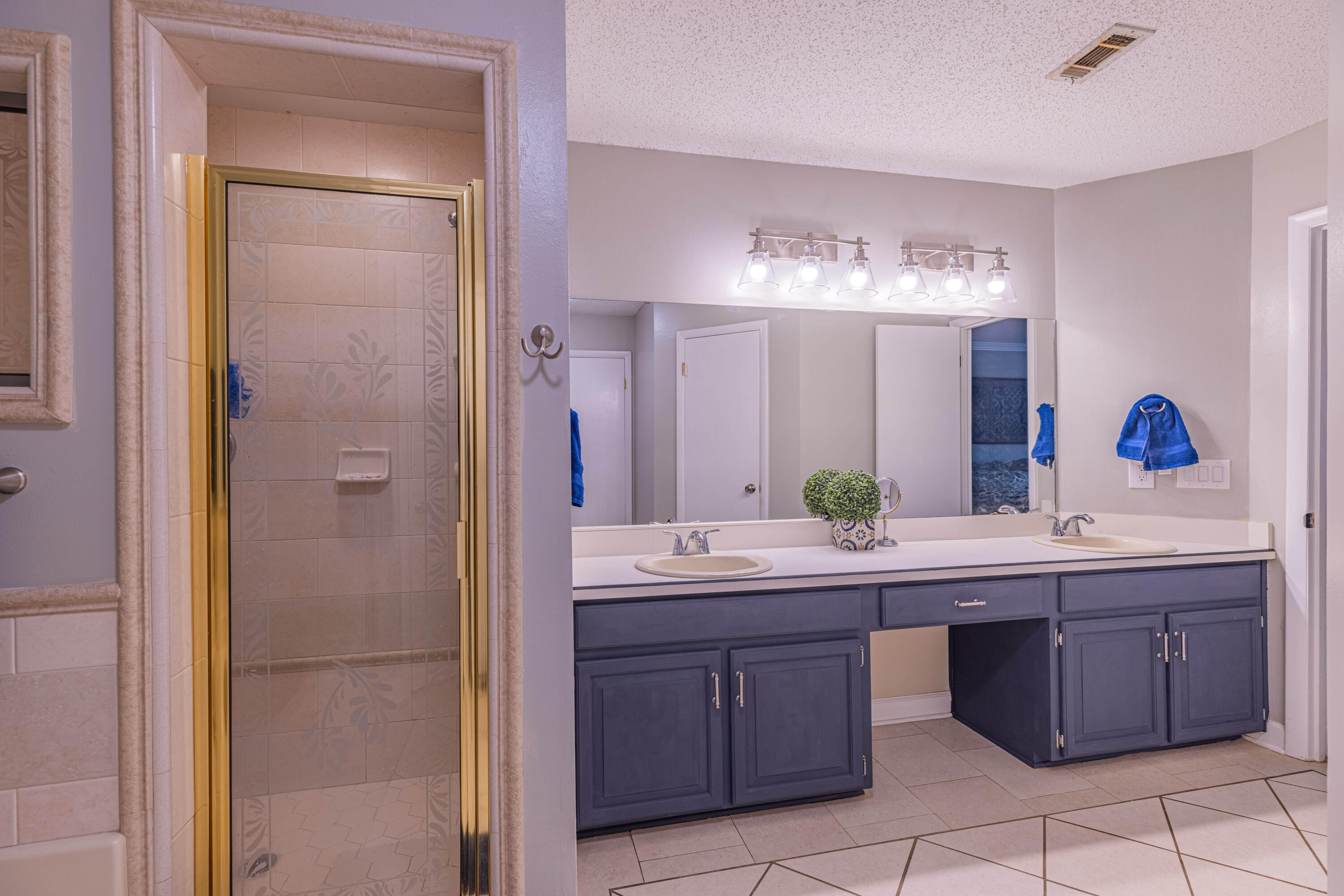 THOUSAND OAKS - Residential