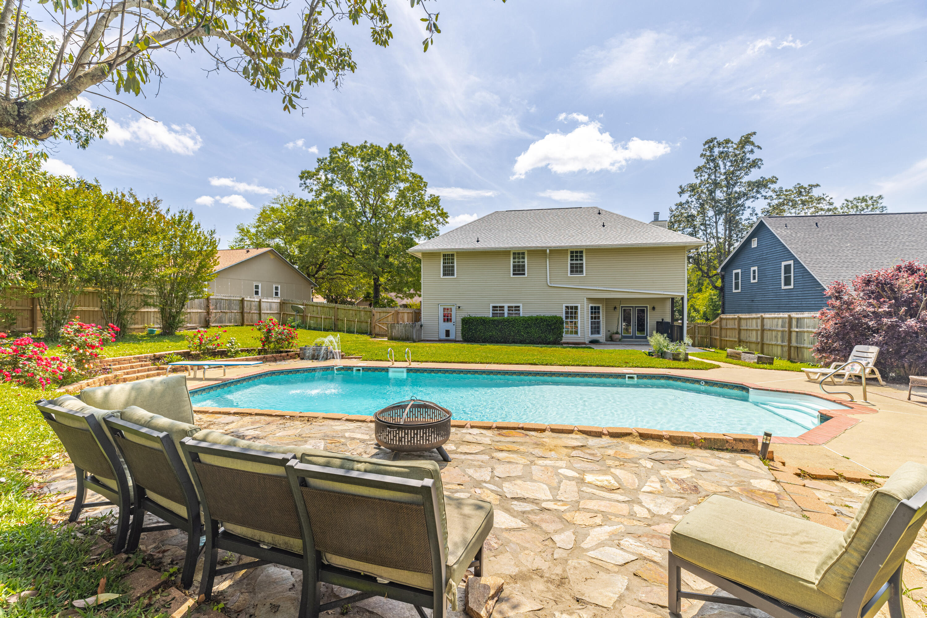 THOUSAND OAKS - Residential