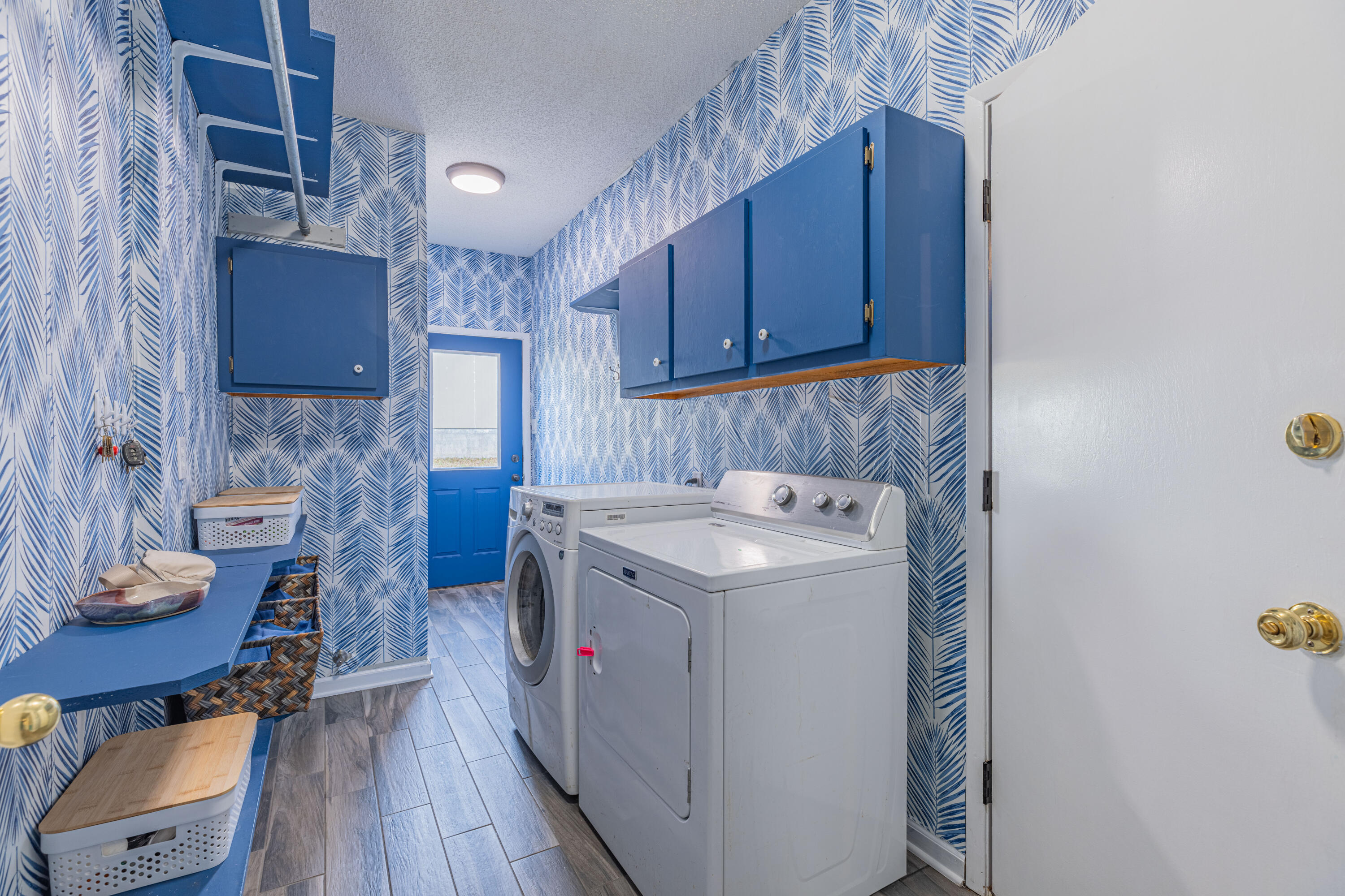 THOUSAND OAKS - Residential