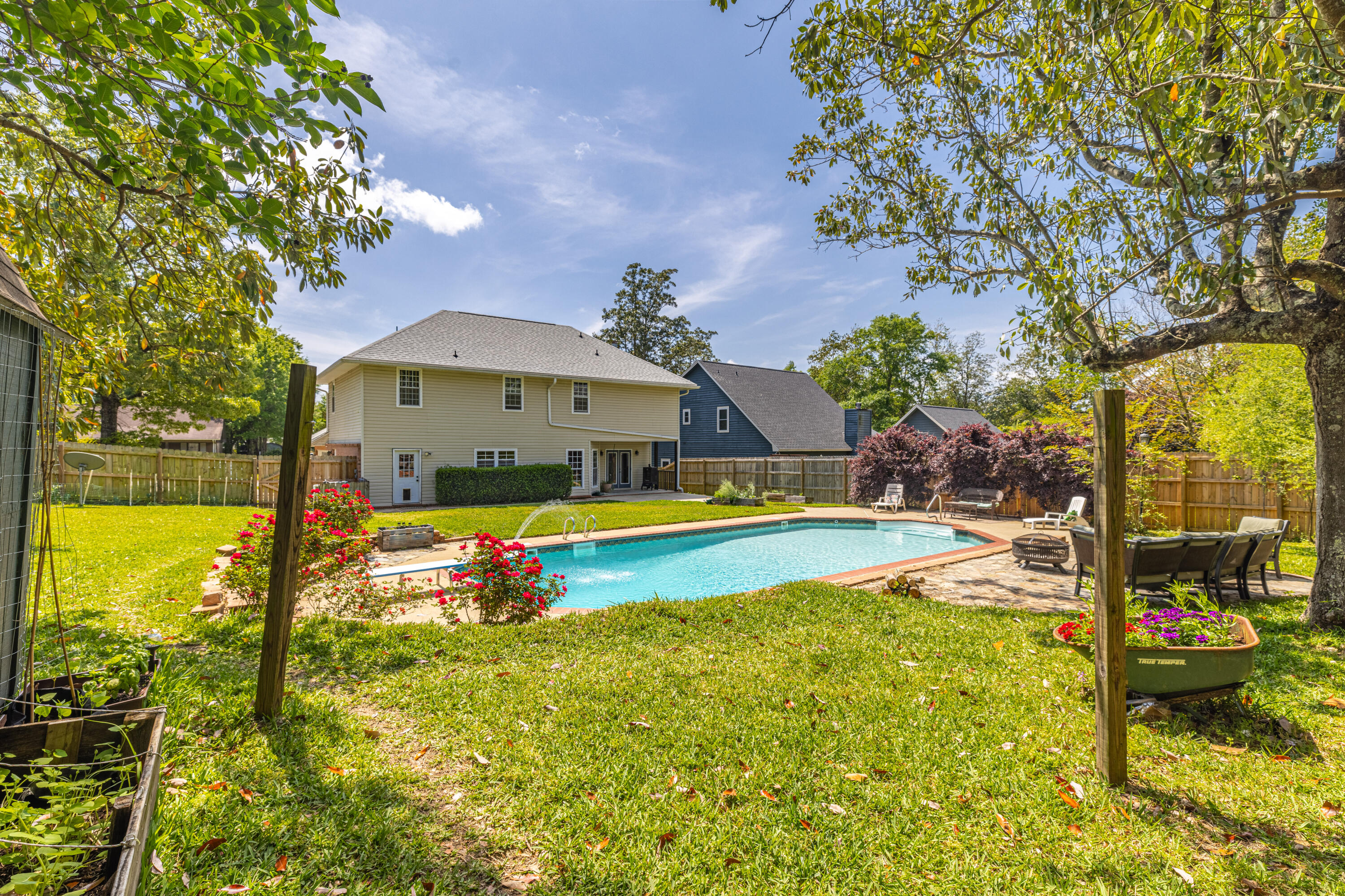 THOUSAND OAKS - Residential