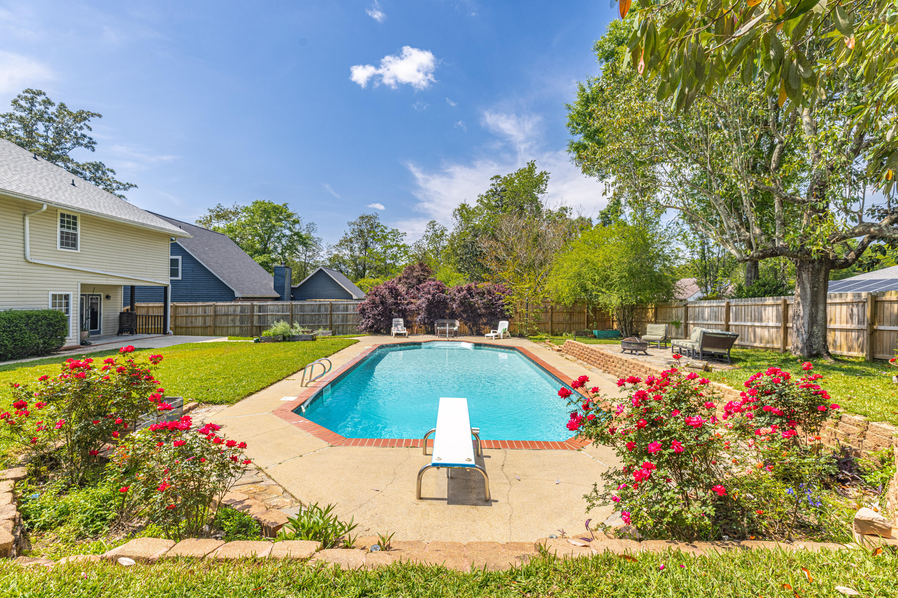 THOUSAND OAKS - Residential