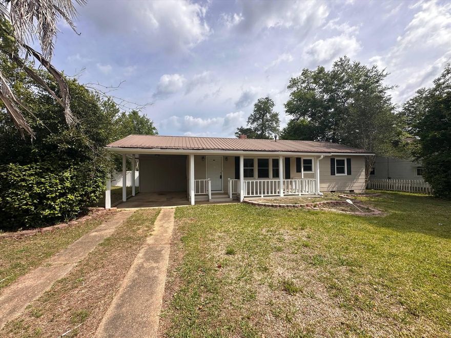 This beautifully updated 4-bedroom, 2-bath home in Marianna, FL offers the perfect blend of comfort, space, and convenience, featuring a brand new AC system and an oversized backyard ideal for entertaining, relaxing, or expanding. Set in a quiet, established neighborhood just minutes from schools, shopping, and I-10, the home boasts a bright open layout, spacious bedrooms, and plenty of room for your family to grow. Don't miss this turnkey property with endless potential