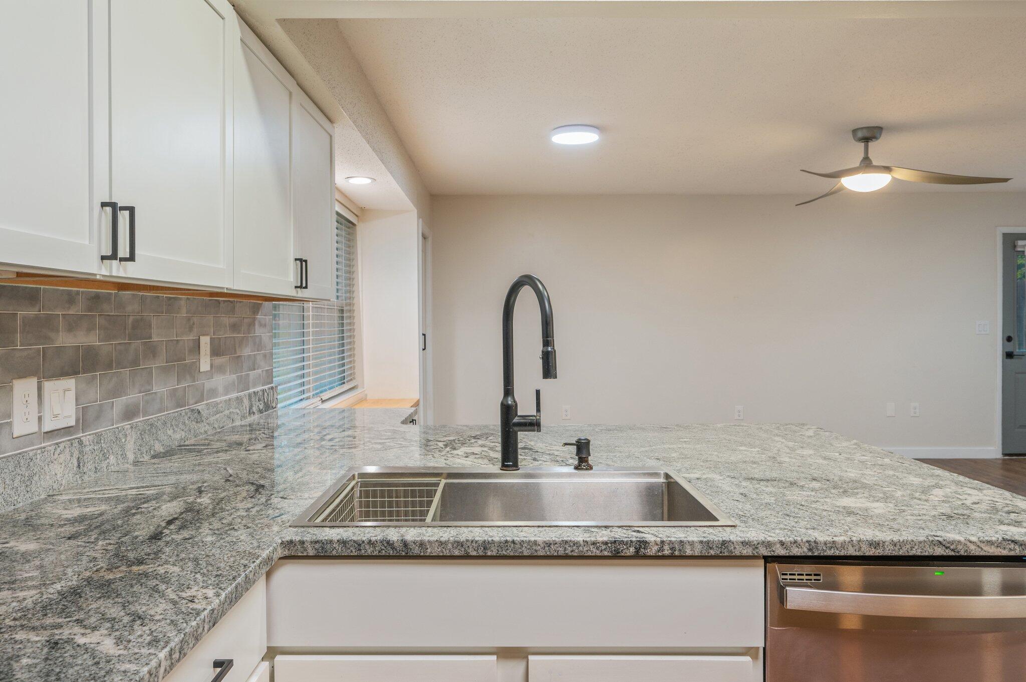 TANGLEWOOD S/D 1ST ADDN - Residential Lease