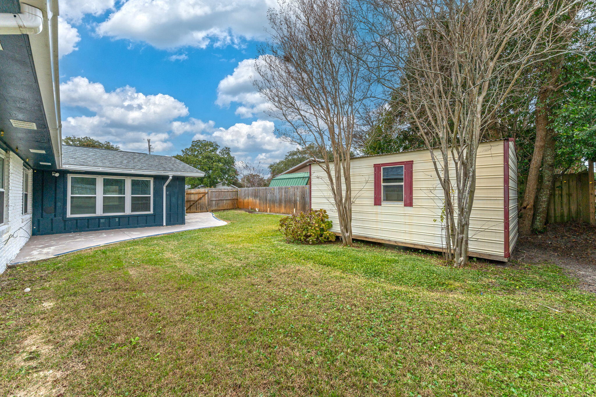 TANGLEWOOD S/D 1ST ADDN - Residential Lease