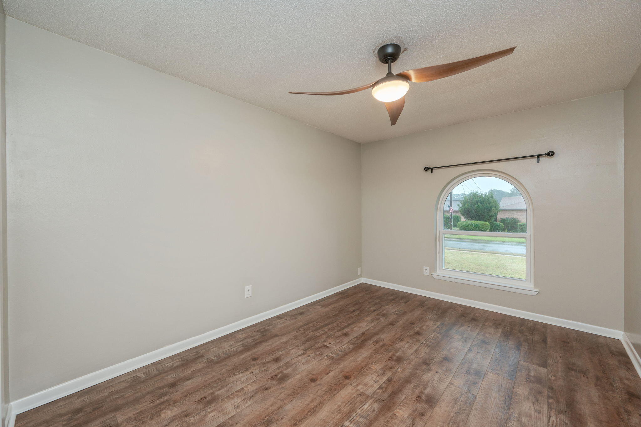 TANGLEWOOD S/D 1ST ADDN - Residential Lease