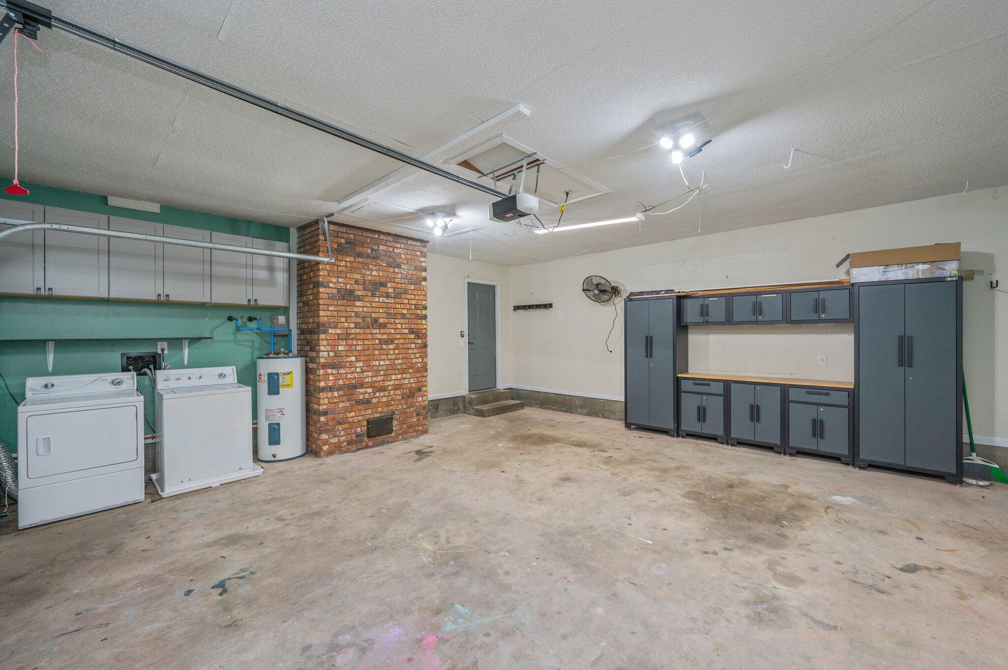 TANGLEWOOD S/D 1ST ADDN - Residential Lease