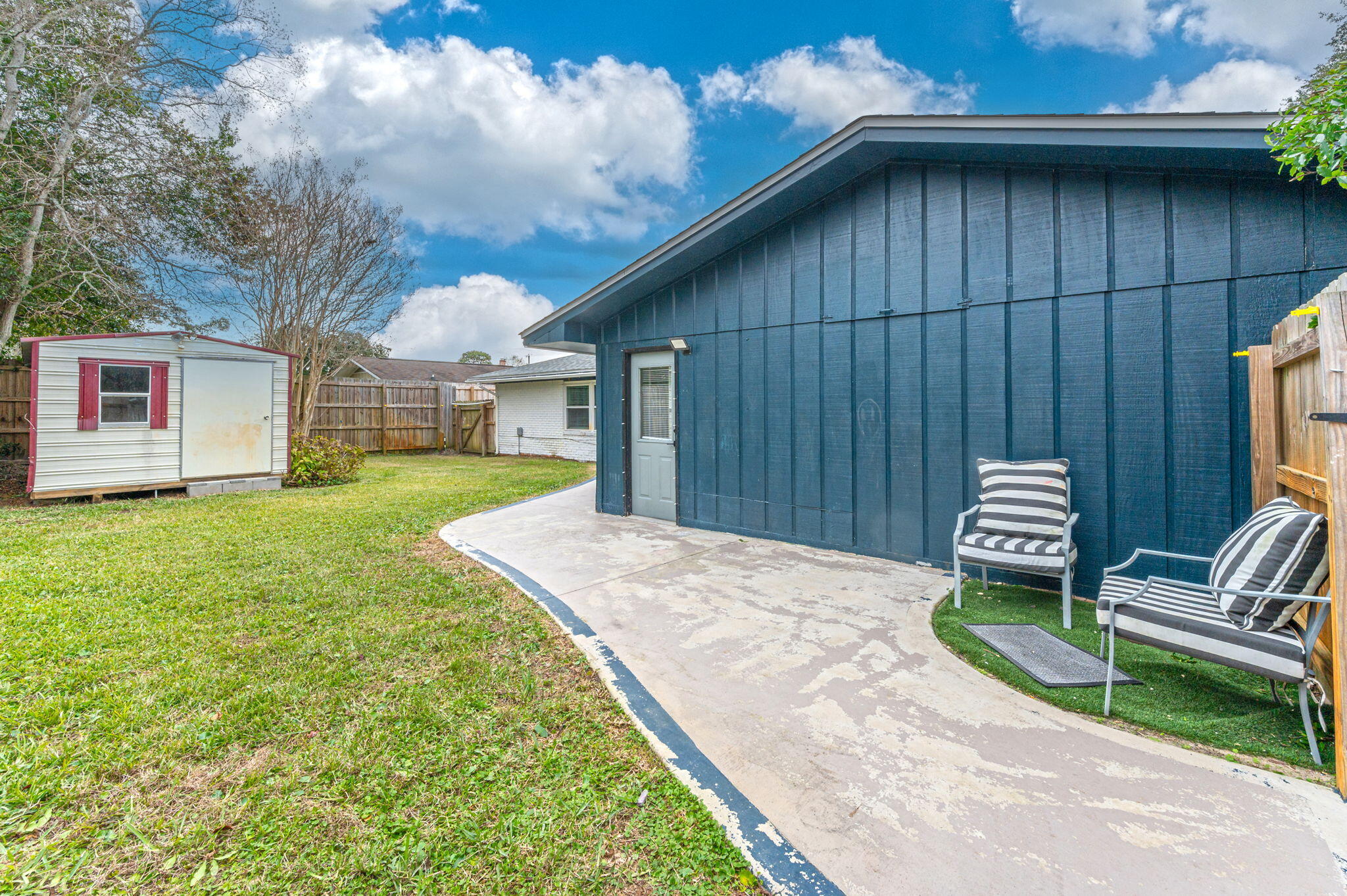 TANGLEWOOD S/D 1ST ADDN - Residential Lease