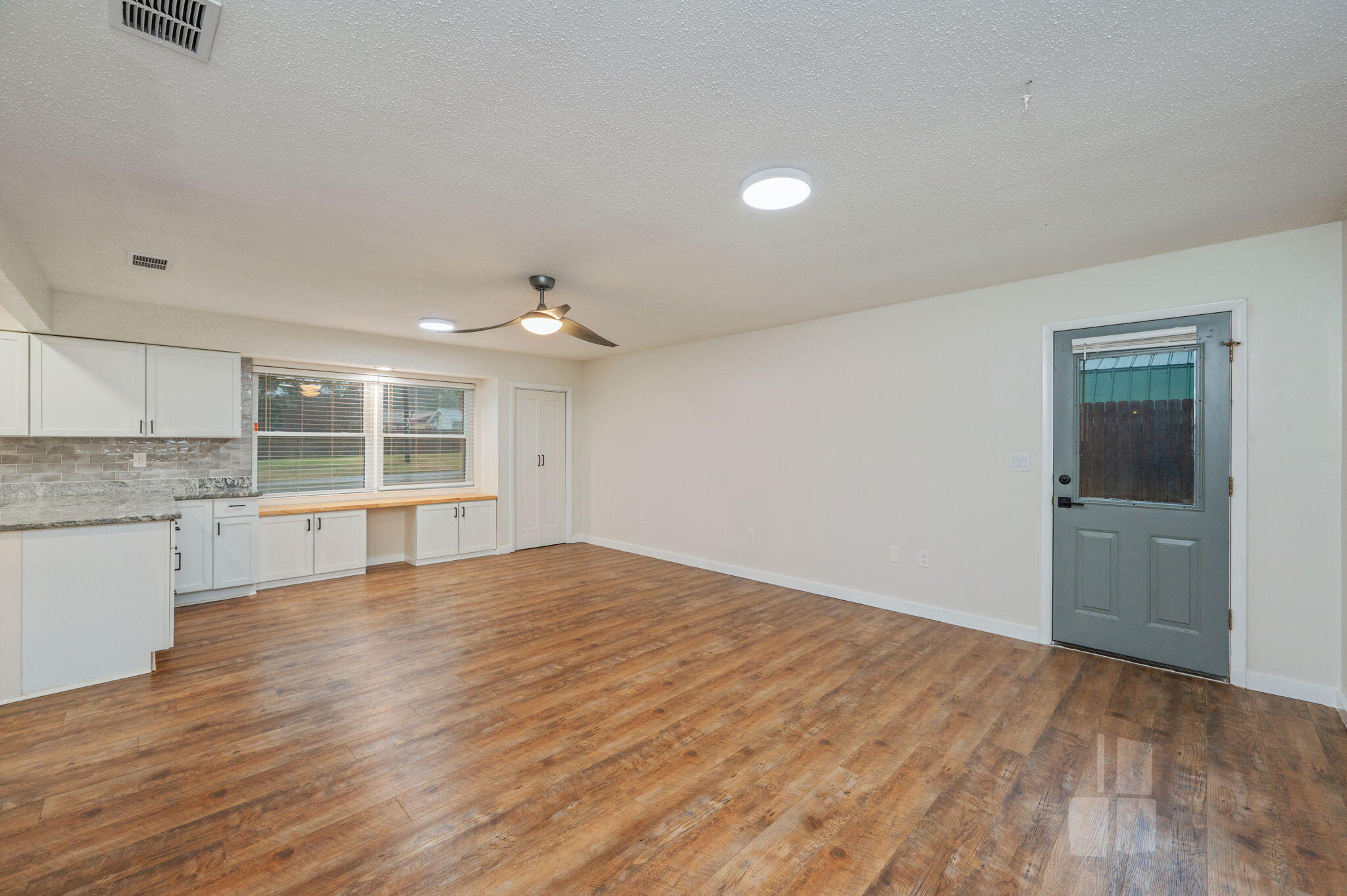 TANGLEWOOD S/D 1ST ADDN - Residential Lease