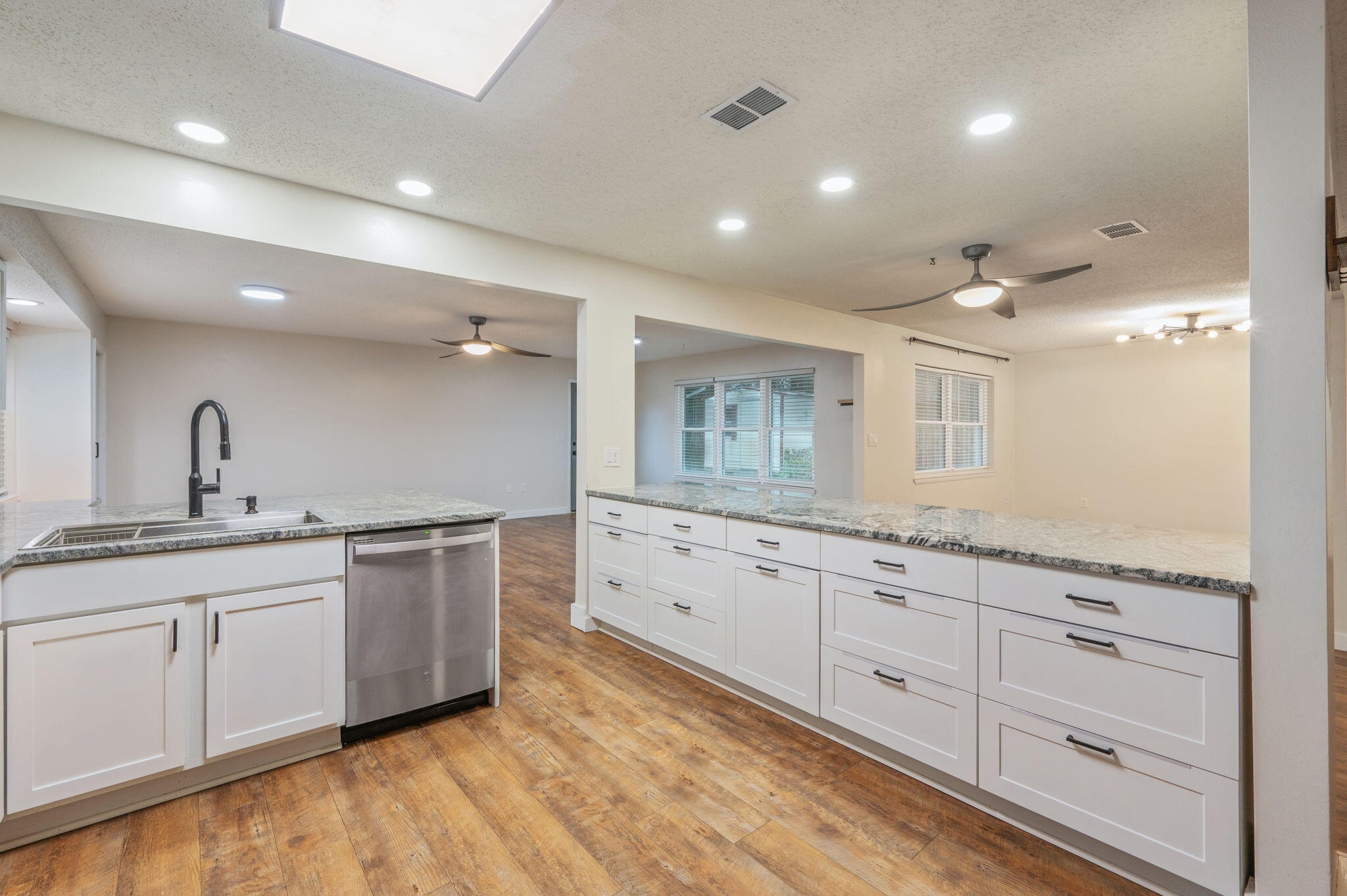 TANGLEWOOD S/D 1ST ADDN - Residential Lease