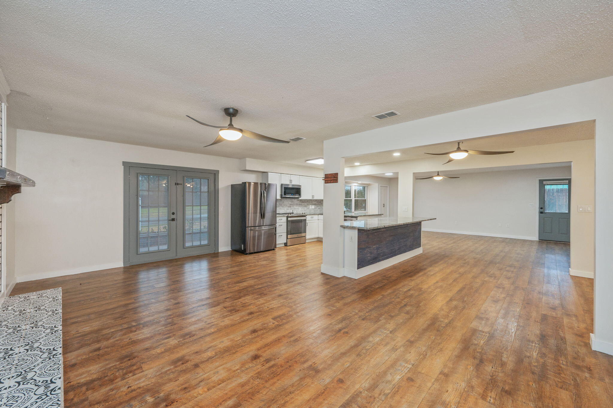 TANGLEWOOD S/D 1ST ADDN - Residential Lease