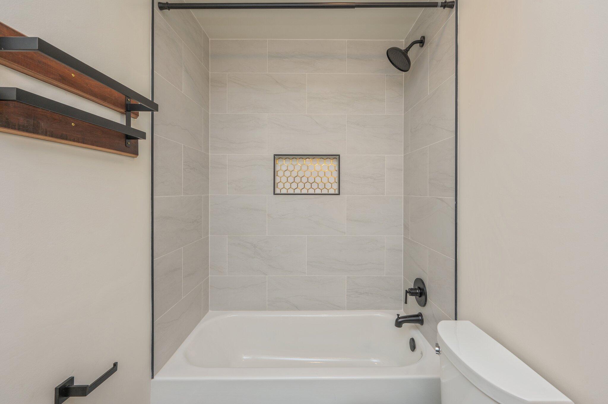 TANGLEWOOD S/D 1ST ADDN - Residential Lease