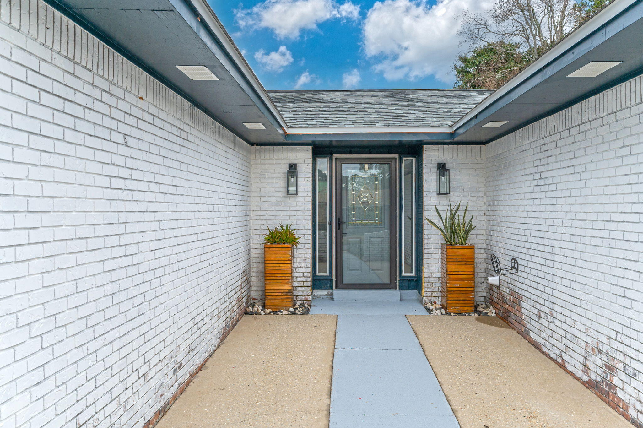 TANGLEWOOD S/D 1ST ADDN - Residential Lease