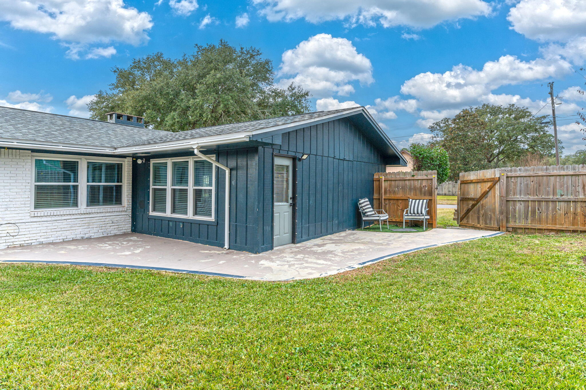 TANGLEWOOD S/D 1ST ADDN - Residential Lease