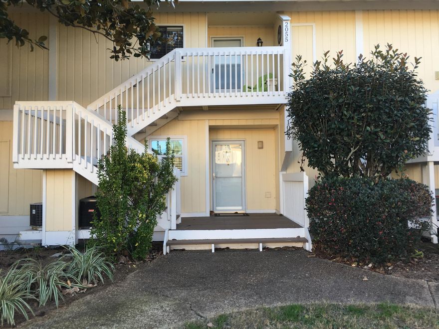 Very nice large one bedroom on the canal. Upgraded kitchen and bath fixtures. Just a couple steps up to the front door and the front deck overlooks the 5th hole of the par three golf course. Selling furnished with a few personal items excluded. Enjoy all of the amenities of Sandpiper Cove including 1100' of beach frontage, beach pavilion and seasonal snack bar and chair rentals.9 hole par 3 golf pitch and putt, 6 tennis courts, 5 pools (2 heated in winter) 3 hot spas, boat launch, canal docking by reservation and boat slips on the harbor for lease as available. 43 beautifully landscaped acres in the heart of downtown Destin. What more could you want!