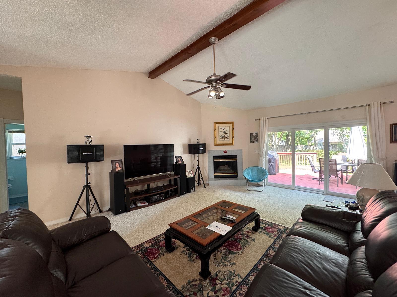 ROCKY BAYOU COUNTRY CLUB ESTATES 7 - Residential Lease