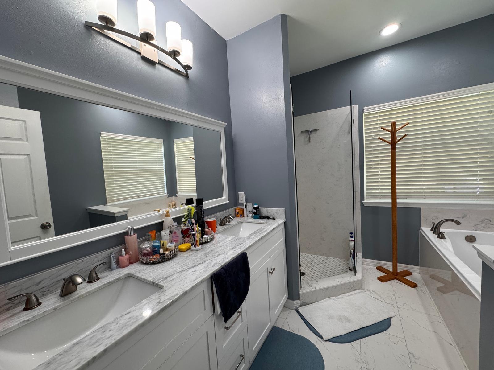 ROCKY BAYOU COUNTRY CLUB ESTATES 7 - Residential Lease