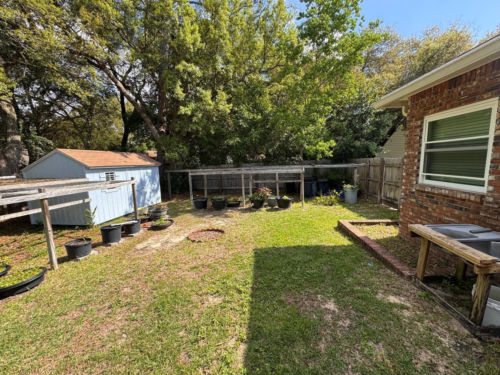 ROCKY BAYOU COUNTRY CLUB ESTATES 7 - Residential Lease